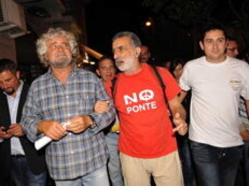 Grillo surreale in Sicilia