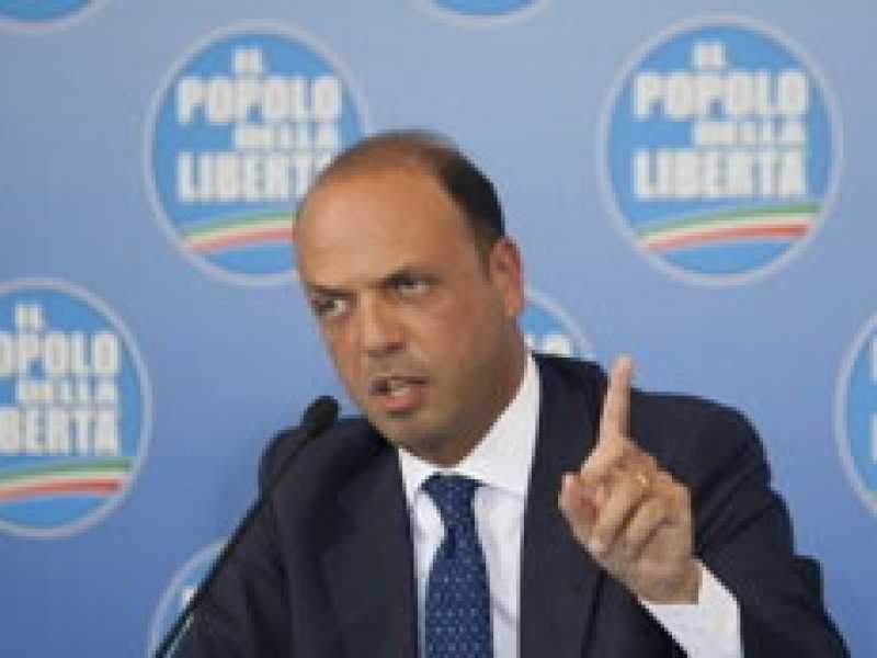 Alfano scalda i muscoli per salvare il Pdl dal destino “bad company”