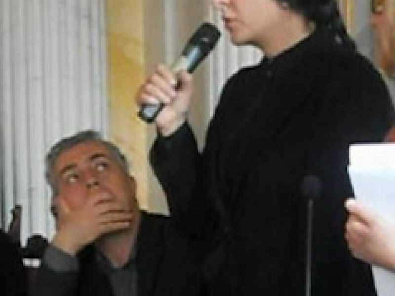 Boeri e la storia di uno svenimento perfetto di fronte al metodo Abramovic