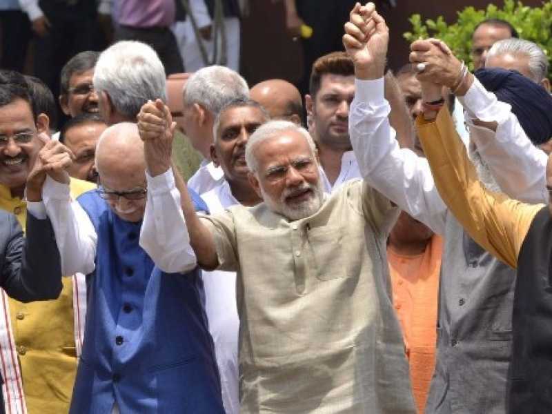I leader della National Democratic Alliance (NDA) posano per una foto di gruppo. Ram Nath Kovind &egrave; il secondo a sinistra. Foto LaPresse/XinHua 