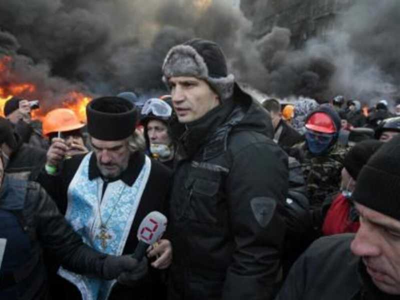 La battaglia a Kiev è provvidenziale per l’Ue che non decide mai