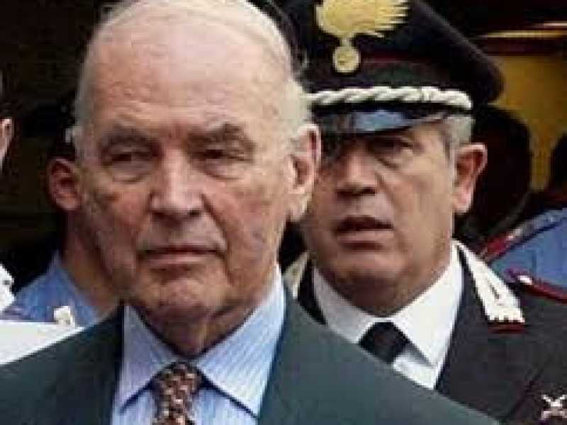 Casellario d'opinioni di strada sul caso Priebke