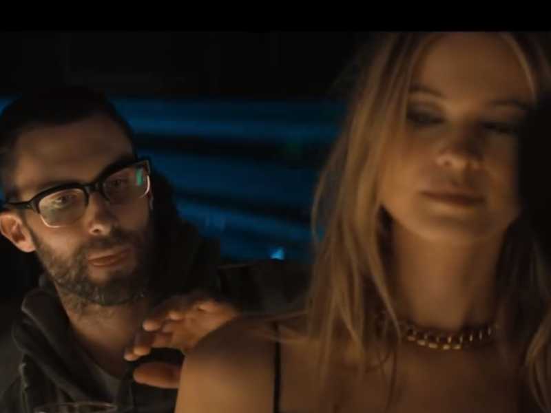 Una scena del video "Animals" dei Maroon 5