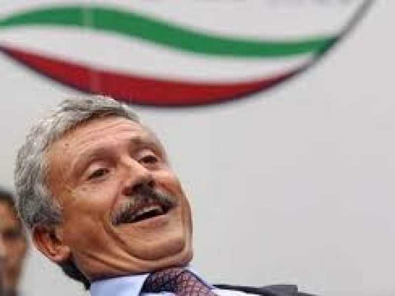 Un libro spiega perché D’Alema è diventato il vero bersaglio dei rottamatori