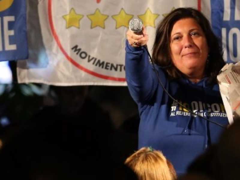 Valeria Ciarambino, la consigliera del M5s chiamata "chiattona" da Vincenzo De Luca (LaPresse)