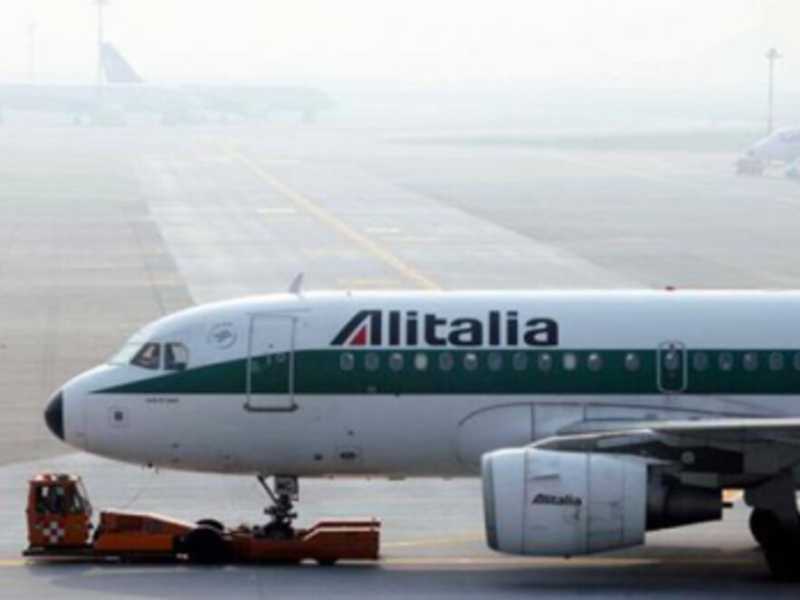 Perché su Alitalia è meglio non fare nulla, consigli a Letta