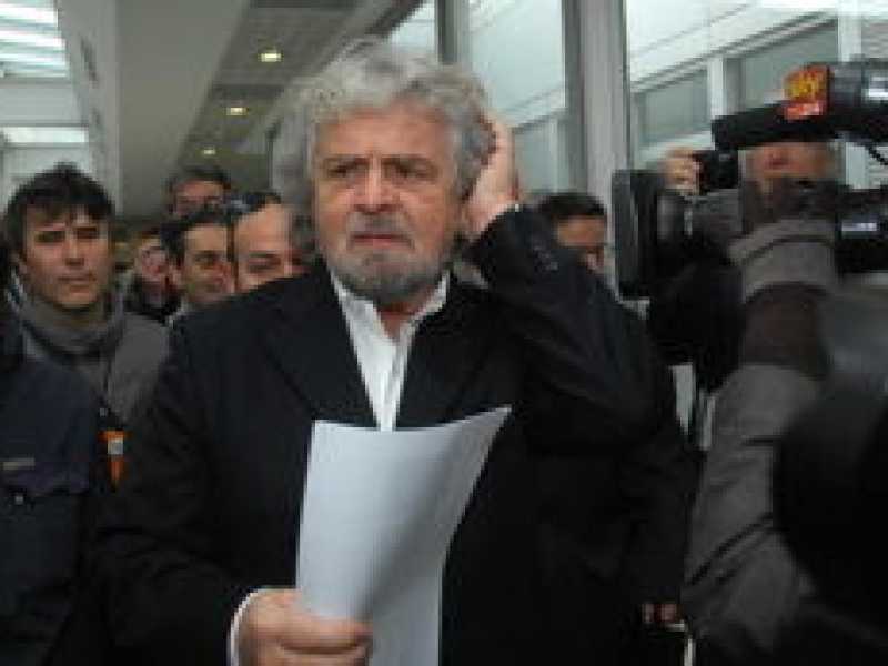 Grillo contro Ingroia, e Casaleggio-Axelrod a sognare Piazza del Popolo