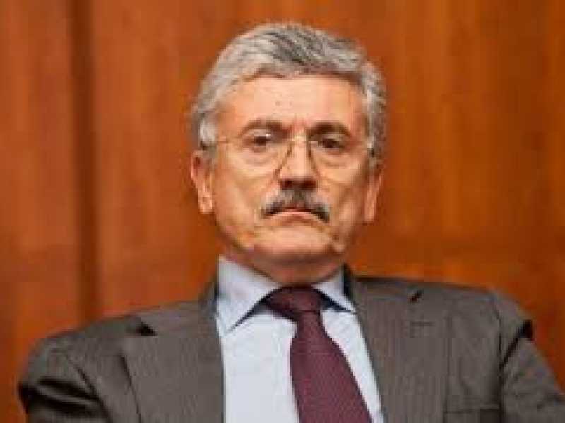 Così D’Alema diventa il capo degli anti governisti del Pd