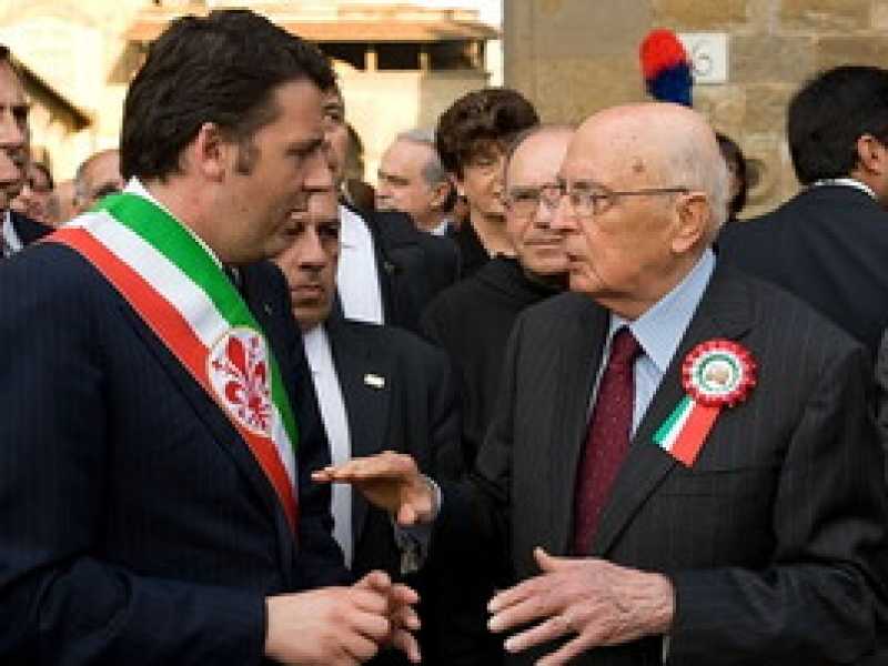 Chi si dimette? Napolitano e le mosse per smistare il traffico tra Renzi e Letta