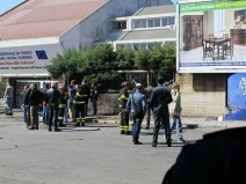 Brindisi, attentato davanti a una scuola
