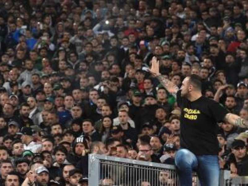 Siamo tutti Genny ’a Carogna / 2.