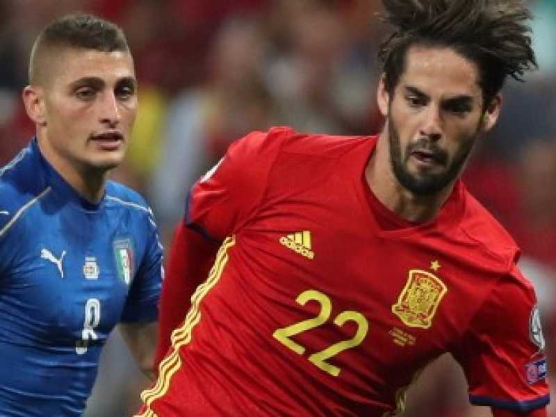 Marco Verratti e Isco durante Spagna-Italia (foto LaPresse)