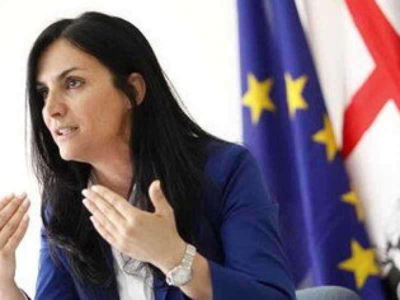 Tra meno d’un mese si vota in Sardegna, ma di Renzi nemmeno l’ombra