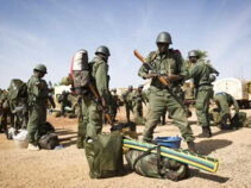 In Mali gli islamisti si ritirano a nord. Hollande andrà fin su a stanarli?