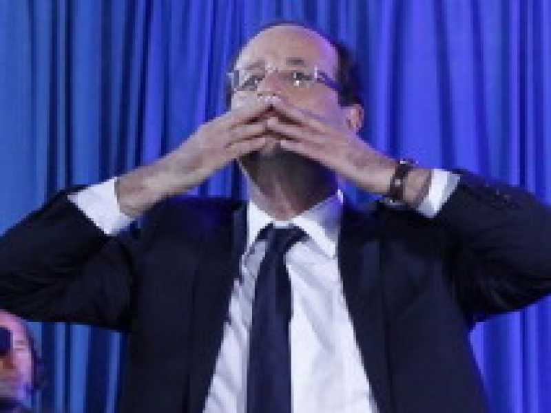 Hollande si insedia senza i sette figli