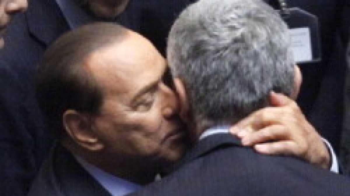 Immagine di Così il Cav. e Casini cercano di contenere i partigiani del voto