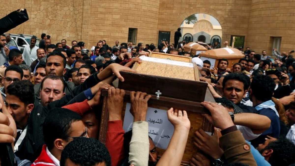 Immagine di L'Isis contro i cristiani, Trump contro il clima e i viaggi spaziali. Di cosa parlare stasera a cena