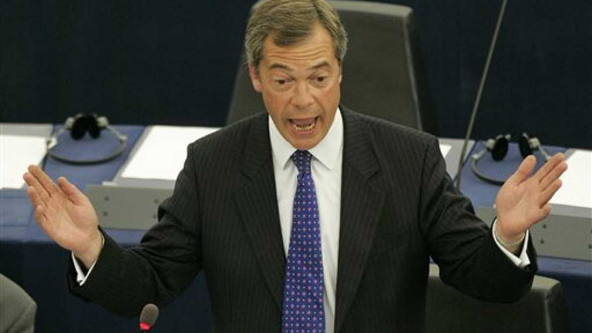 Immagine di Europarlamento, Farage e Grillo formano un nuovo gruppo politico
