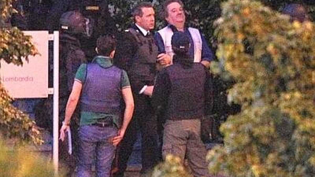 Immagine di Non mi bevo l’Italia sedicente eroica del fucile a pompa