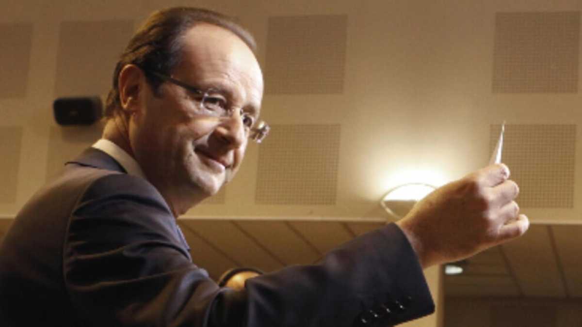 Immagine di Sarkozy il bullo se ne va, in Francia vince Hollande