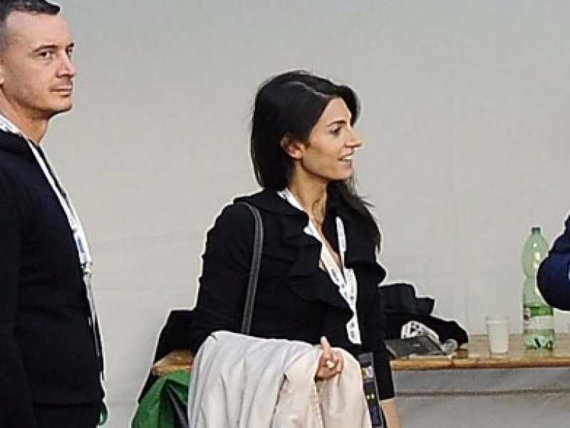 Il problema di Grillo è Virginia Raggi, dice il Financial Times