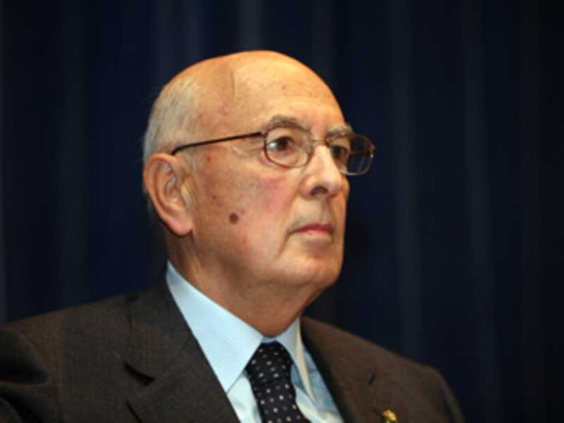 Napolitano: "Il governo vada avanti, ma delle sentenze bisogna prendere atto"