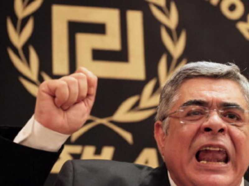 Un colonnello mancato agita la democrazia ateniese