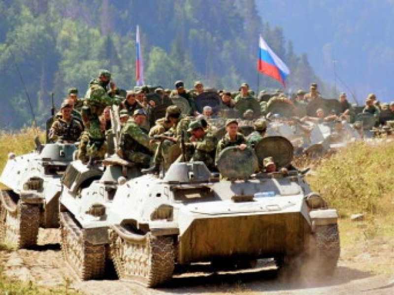 La Russia rafforza la presenza militare ai confini con l'Ucraina, ma "in funzione difensiva"