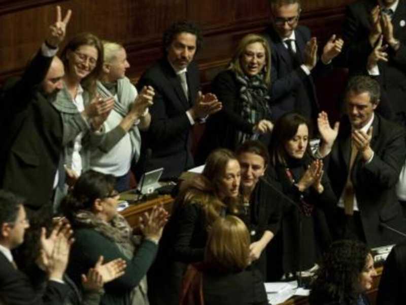 Brindisi sguaiati e feticismo. Quelli di Piazzale Loreto