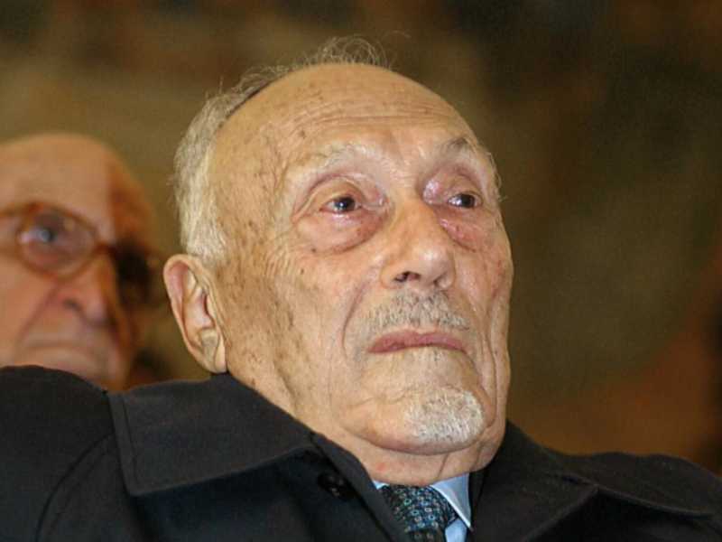 Il rabbino Elio Toaff in una foto d'archivio (LaPresse)