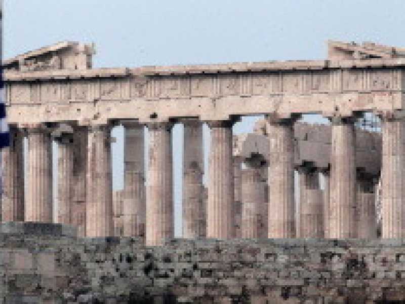 Atene, esterno giorno con macerie