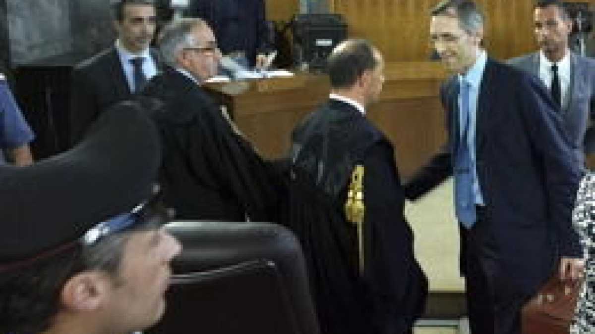 Immagine di Rivoluzione: si può eliminare un politico per via giudiziaria