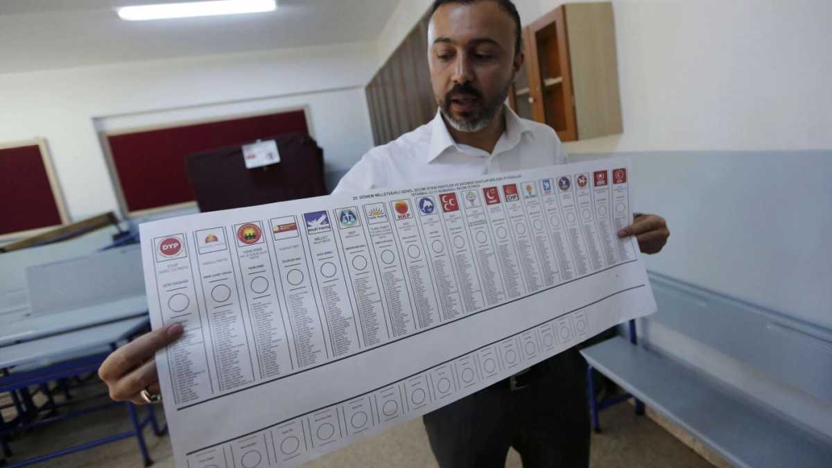 Immagine di Erdogan dimezzato, Maroni smemorato e i Playmobil. Di cosa parlare stasera a cena