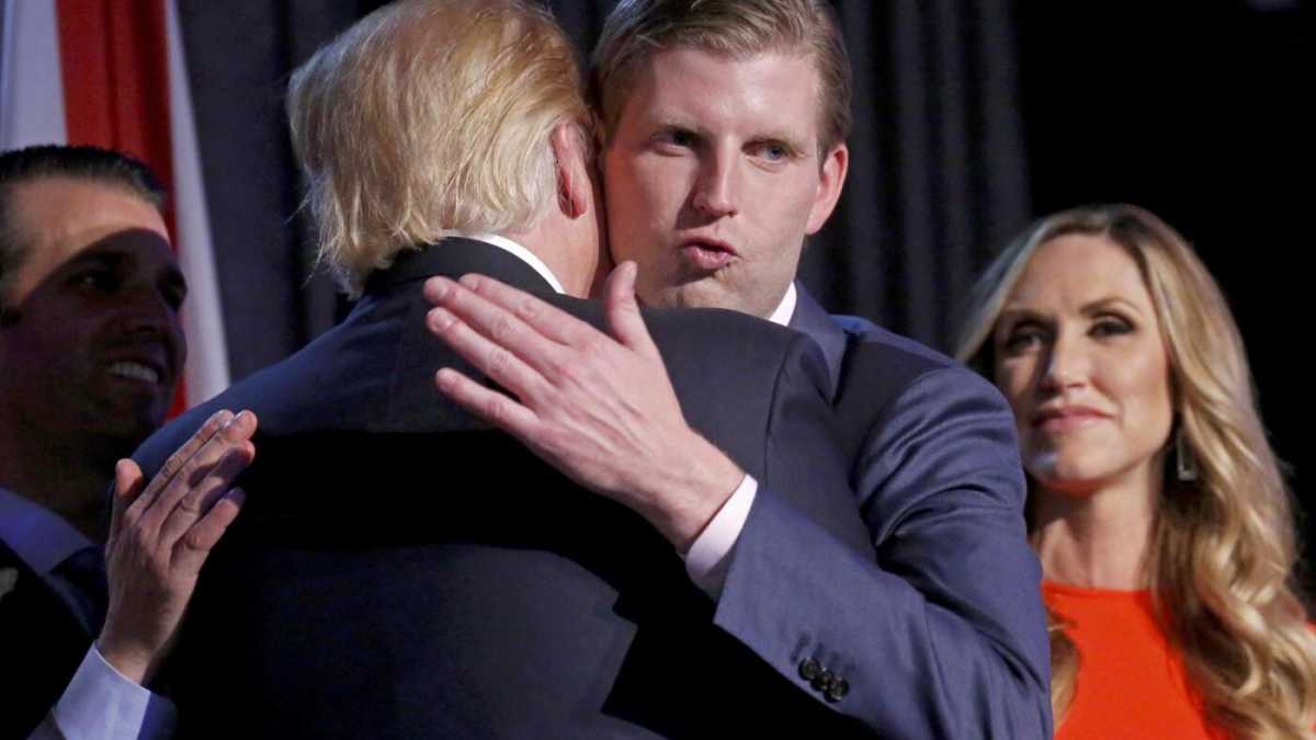 Immagine di Epic fail del figlio di Trump: su Twitter foto con la scheda elettorale, ma è illegale