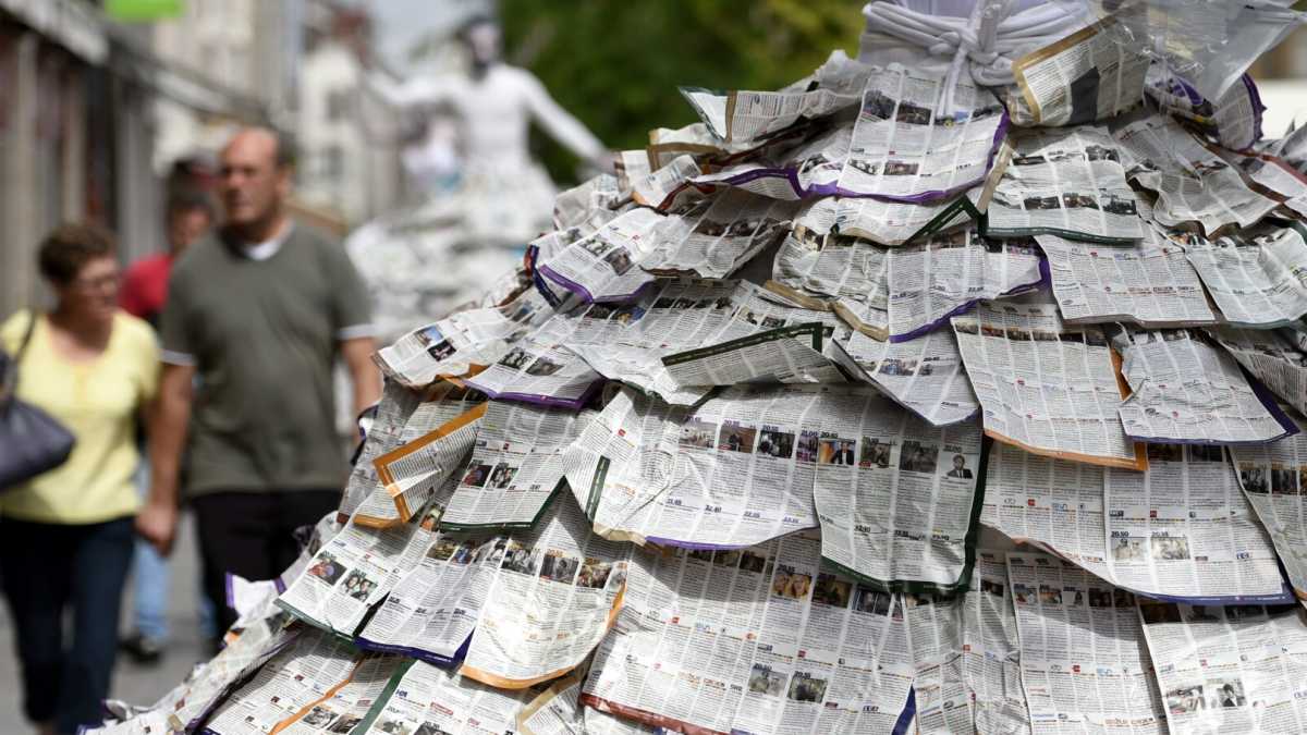 Immagine di “Qui si vendono giornali senza glutine!”. Alla ricerca del giornale di carta