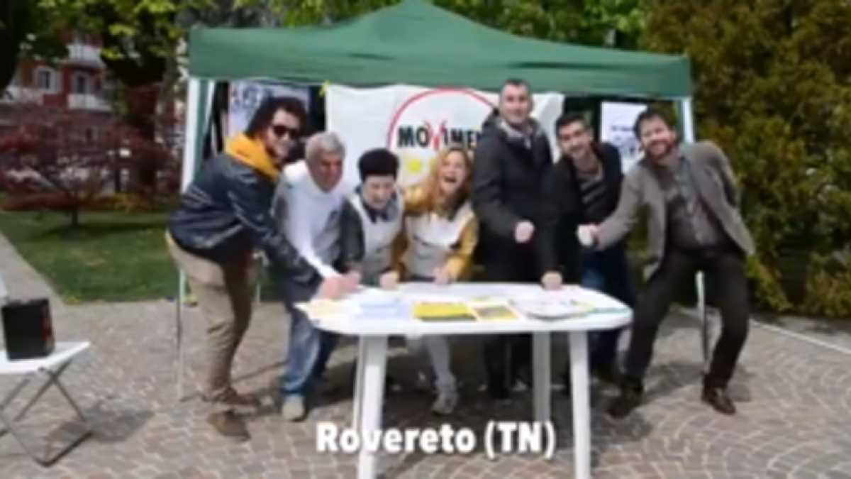 Immagine di Perché anche i grillini si fanno un inno da Prima Repubblica