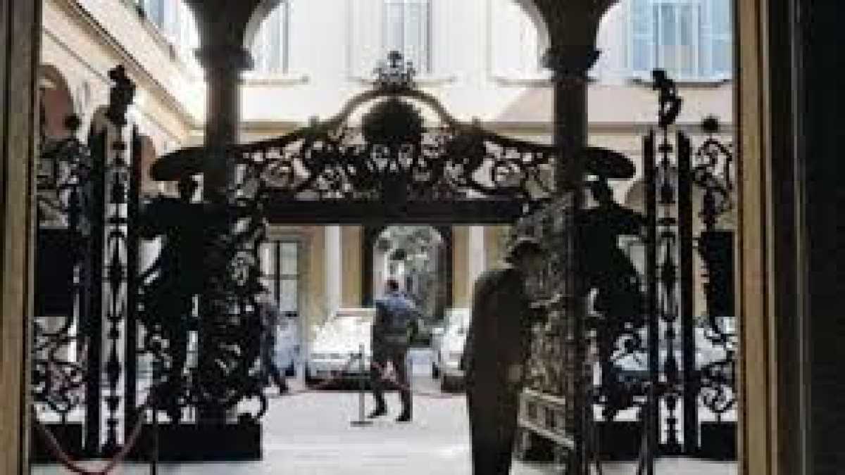 Immagine di Adesso questo salotto buono (e un po’ malconcio) a chi lo do?