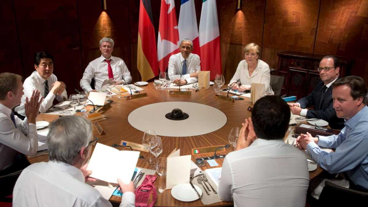 Immagine di Al G7 Obama punta sulla linea dura con Putin: sia sull'Ucraina, sia sulla vicenda Fifa
