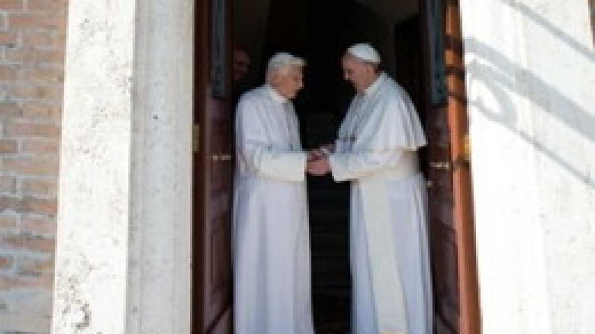 Immagine di Benedetto torna in Vaticano