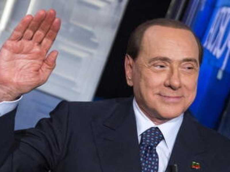 L’età del montascale elettorale e il gran cambio di palinsesto del Cav.