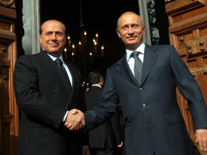 Il lavoro aumenta in Italia, Putin riabbraccia Berlusconi