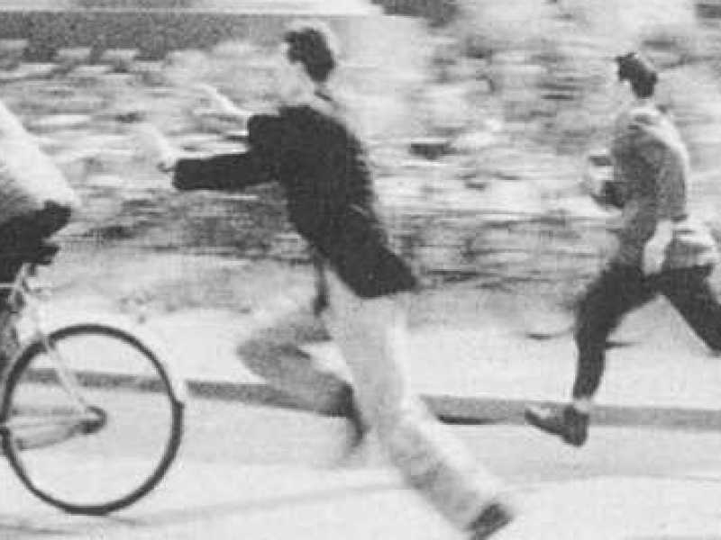 Una scena di Ladri di biciclette