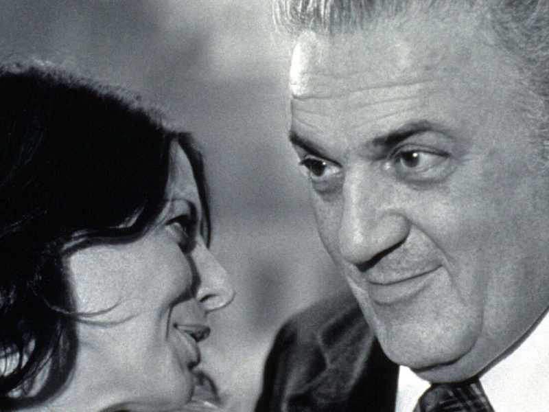 Federico Fellini con Aniana Noel (foto LaPresse)