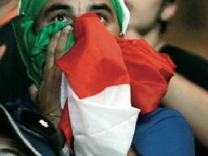 Darwin sbanda in curva