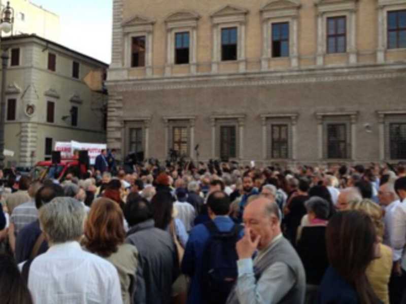 #siamotuttiputtane. Il racconto della manifestazione su Twitter