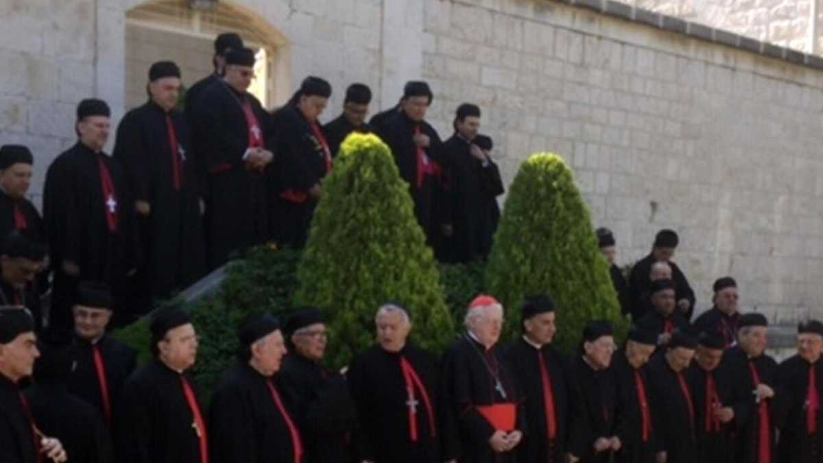 Immagine di Chiesa vs partito di Dio