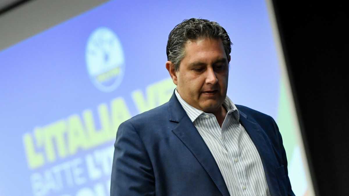 Immagine di "Un governo di ciucci. Sulla scuola solo furbate lessicali". Intervista a Giovanni Toti