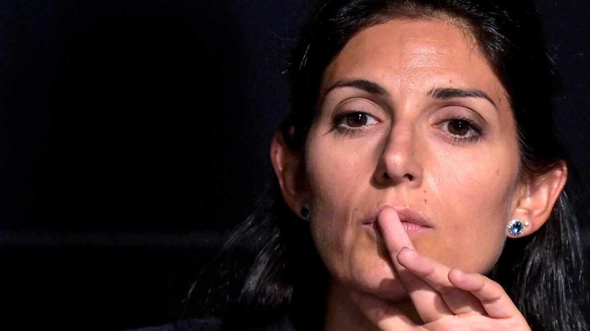 Immagine di Nuove grane per Raggi. A Roma si dimettono i presidenti delle commissioni Bilancio e Urbanistica