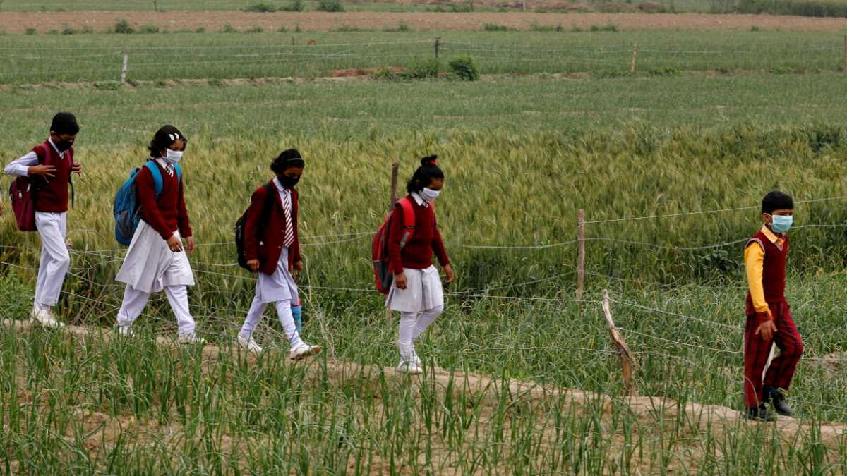 Immagine di I banchi vuoti di Modi