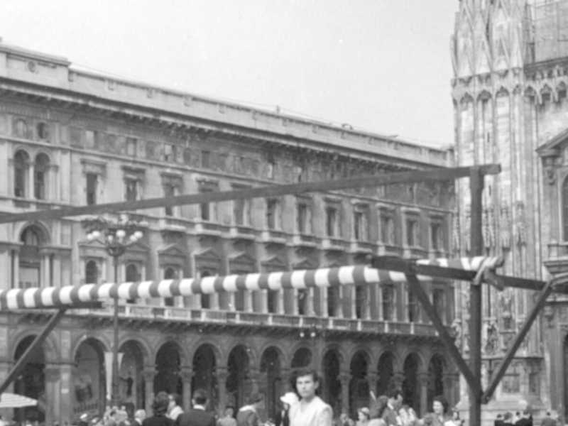 (Milano negli anni 50, foto La Presse) 